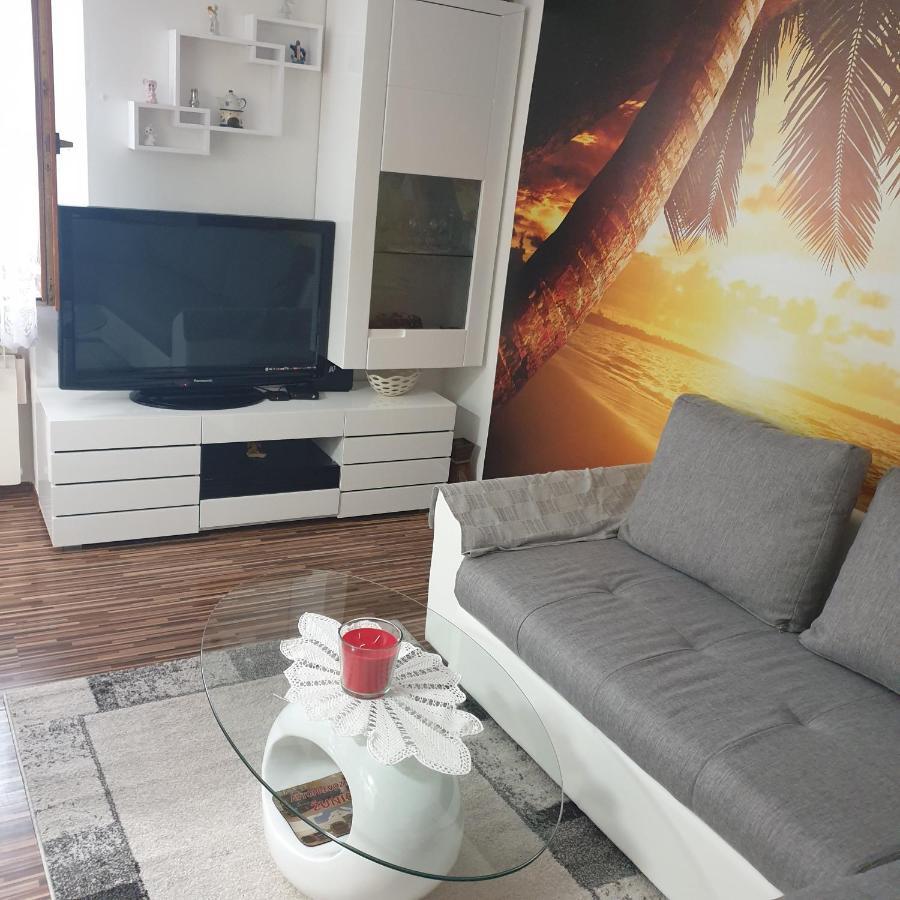 Sara Apartment *